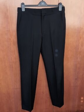 Reyn's classic black Formal Tailored Dress Pants. 34" waist. In Well condition!